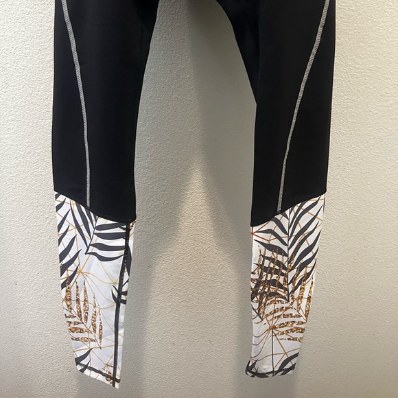 Hera Hero 2pc Women's workout Leggings & top in White /Black. NWT - Picture 15 of 15